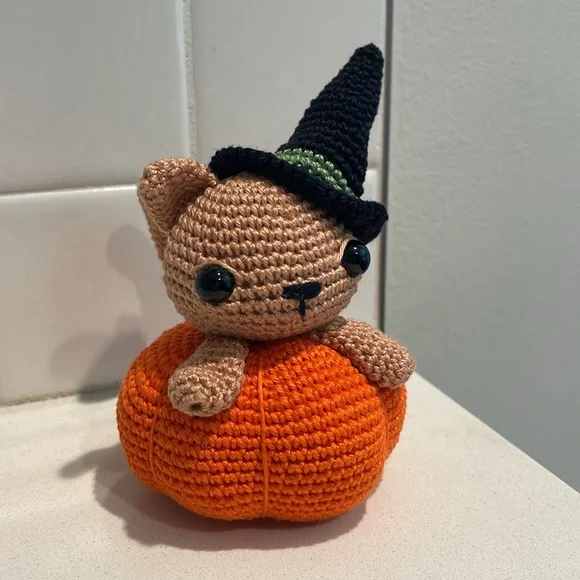 Handcrafted Pumpkin Cat Halloween Figure Holiday Decor Amigurui Crochet - Picture 4 of 9